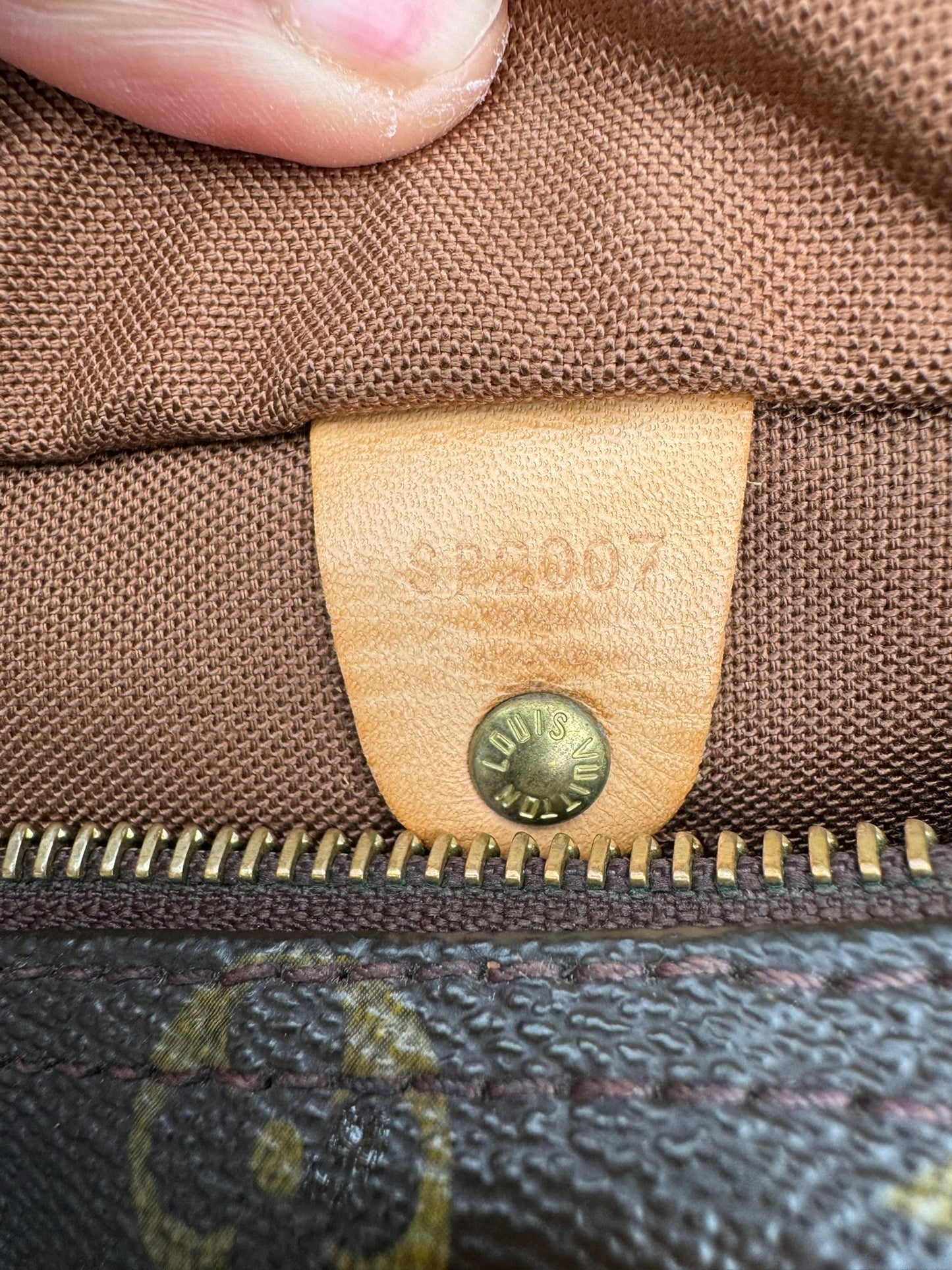 Louis Vuitton Speedy 25 in Monogram Canvas