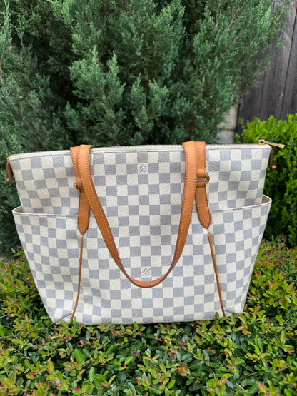 Louis Vuitton Totally MM Azur