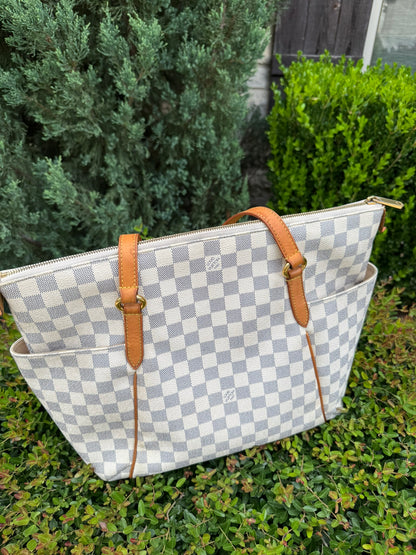 Louis Vuitton Totally MM Azur