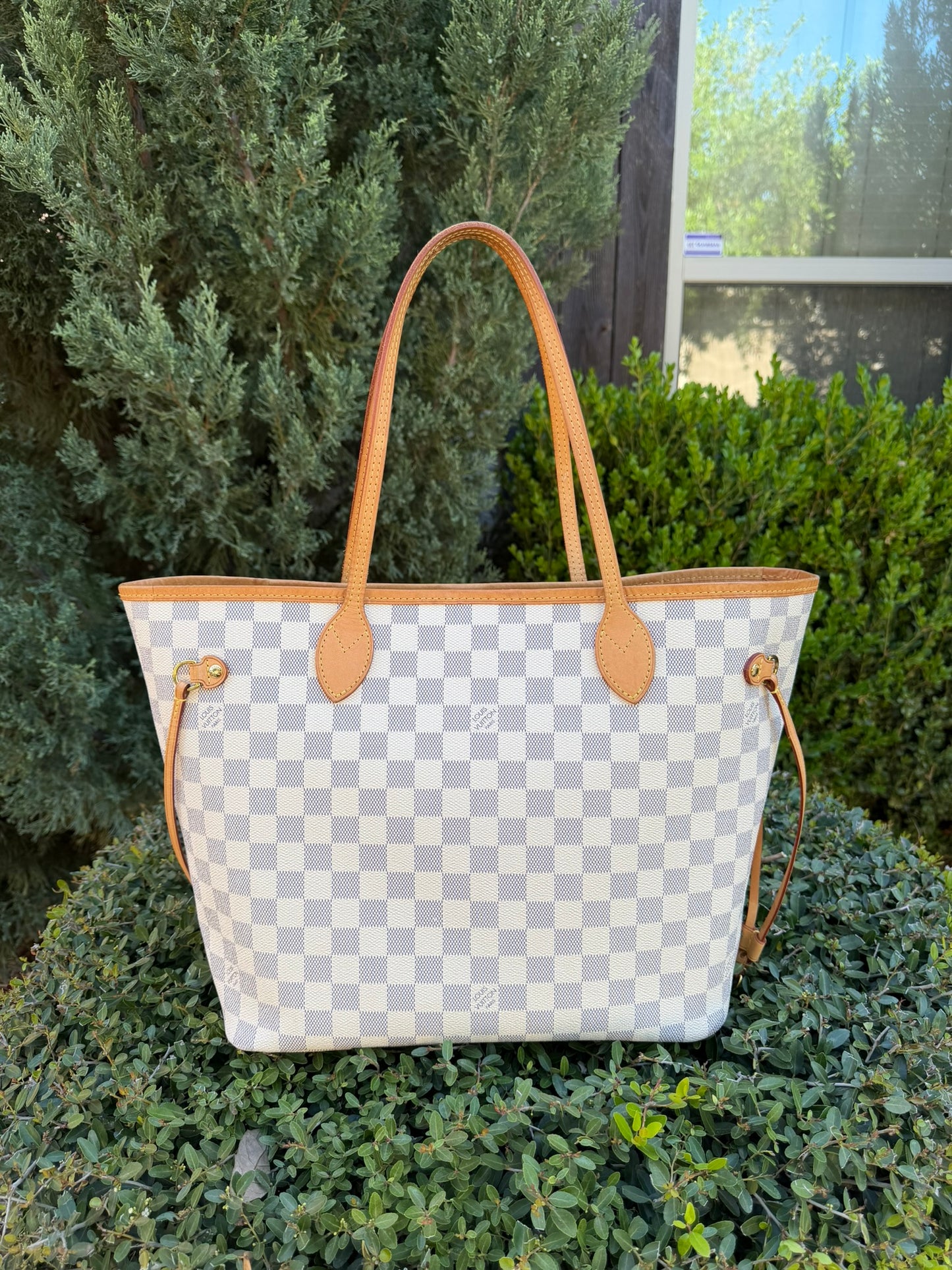 Louis Vuitton Neverfull MM – Damier Azur with Wristlet