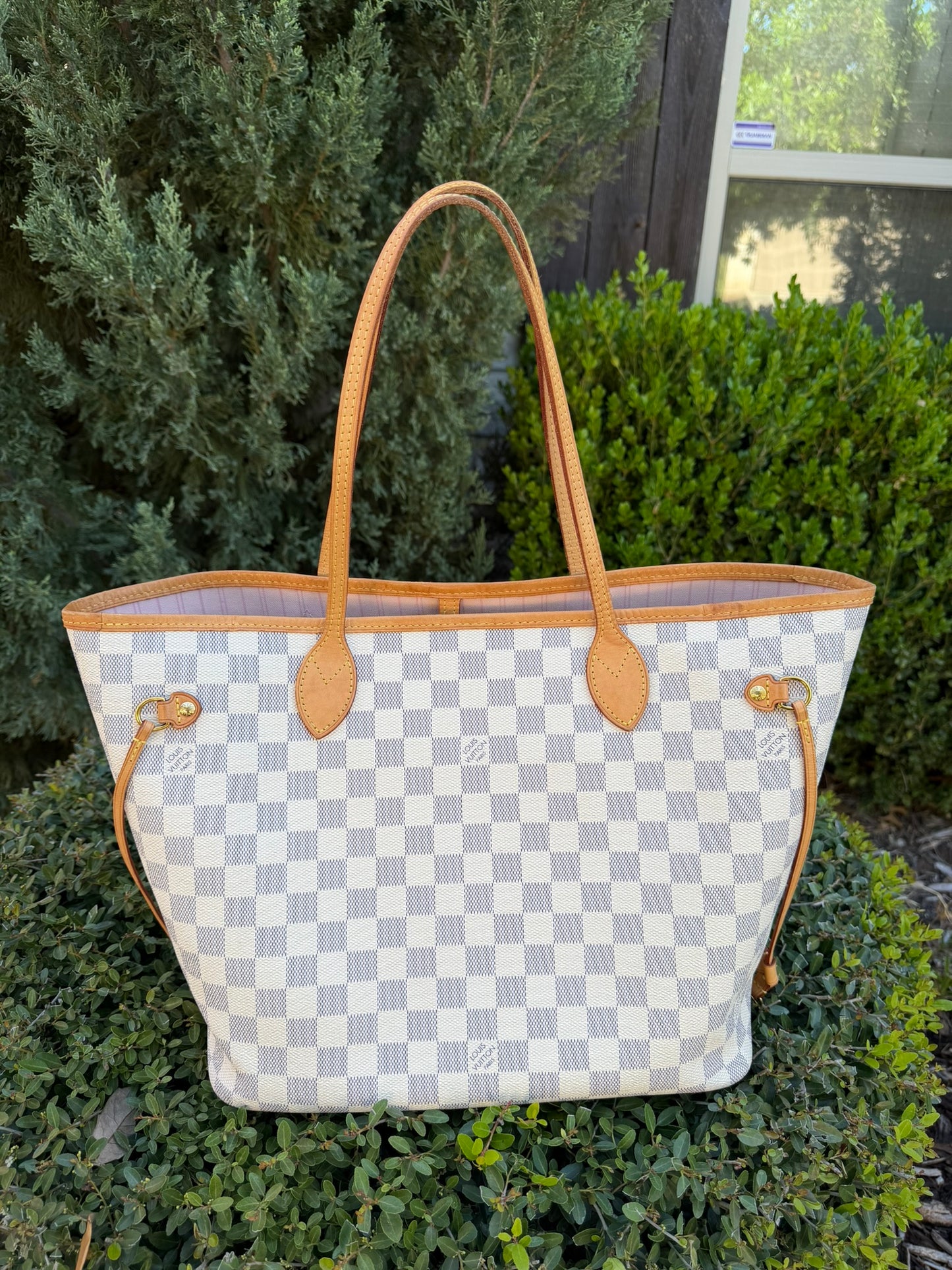 Louis Vuitton Neverfull MM – Damier Azur with Wristlet