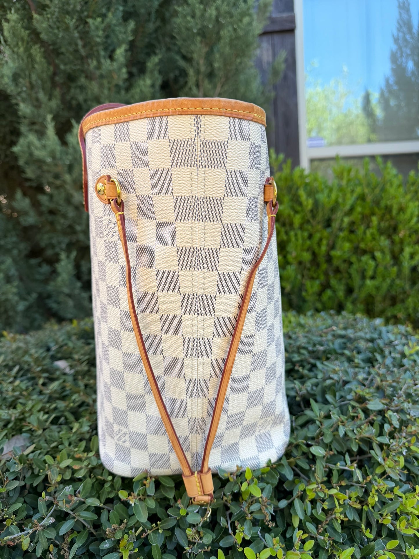 Louis Vuitton Neverfull MM – Damier Azur with Wristlet