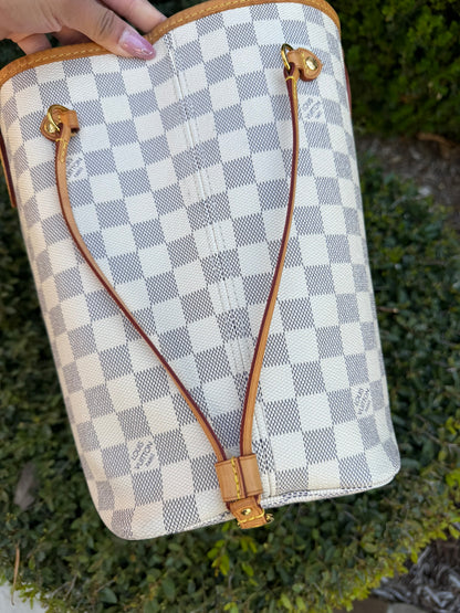 Louis Vuitton Neverfull MM – Damier Azur with Wristlet