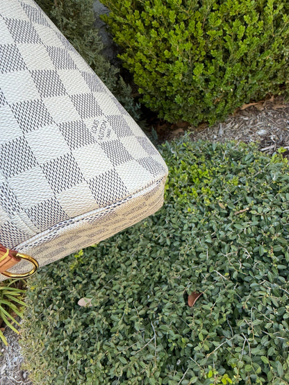 Louis Vuitton Neverfull MM – Damier Azur with Wristlet