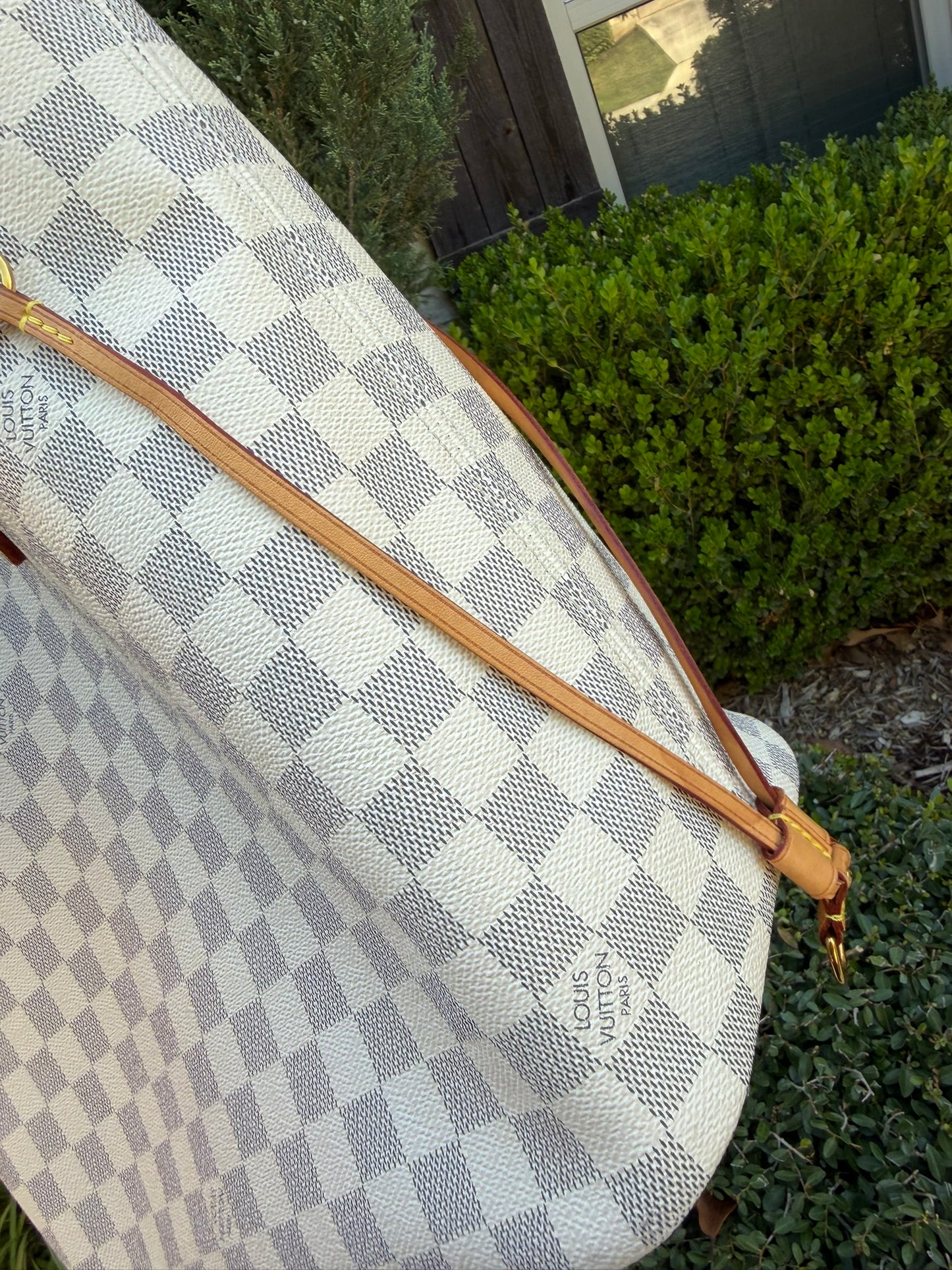 Louis Vuitton Neverfull MM – Damier Azur with Wristlet