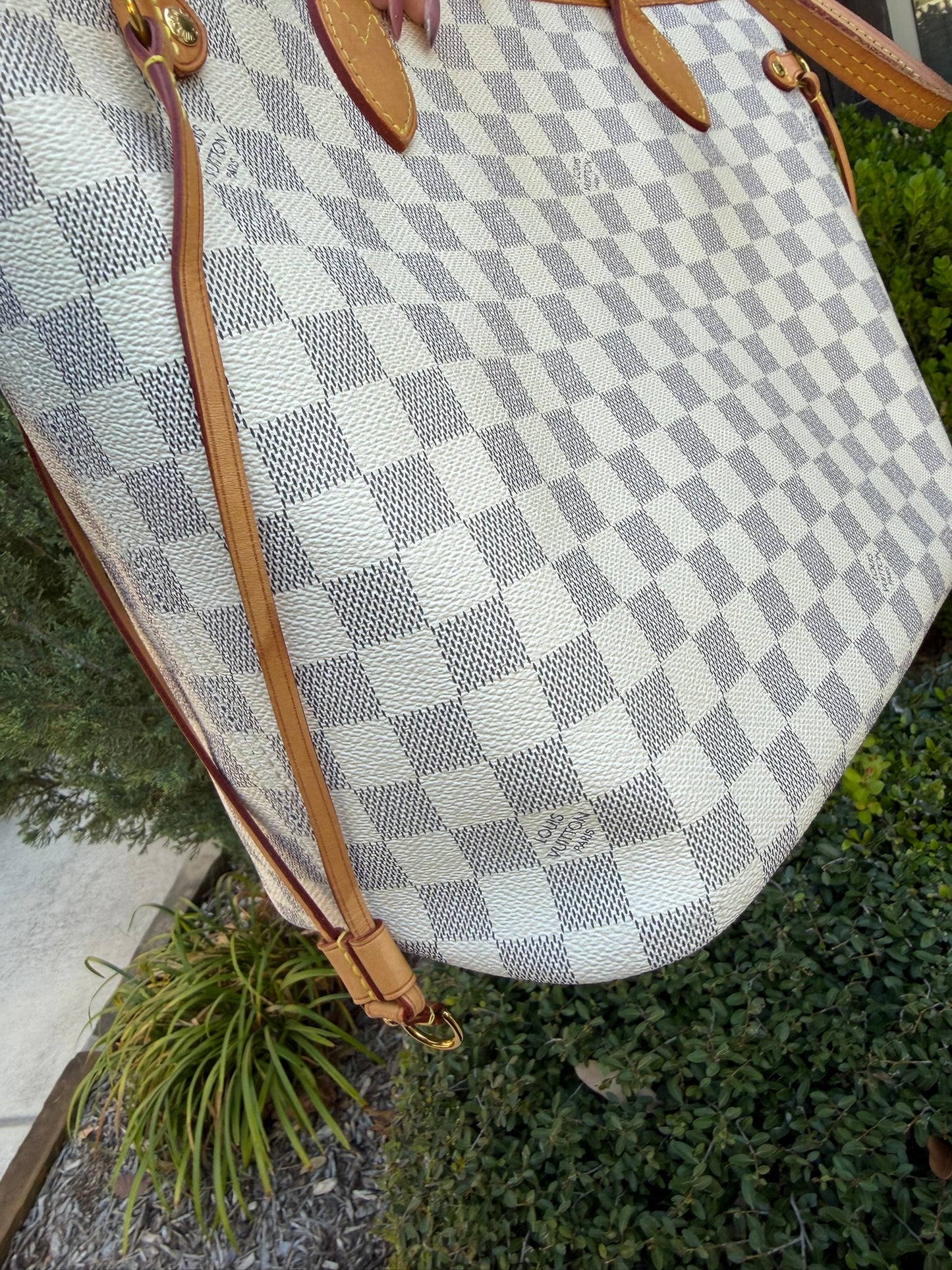 Louis Vuitton Neverfull MM – Damier Azur with Wristlet