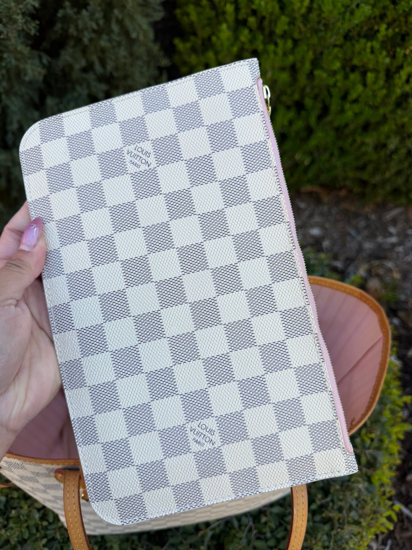 Louis Vuitton Neverfull MM – Damier Azur with Wristlet