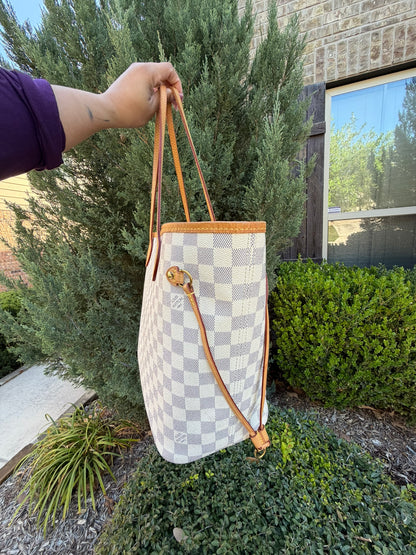 Louis Vuitton Neverfull MM – Damier Azur with Wristlet