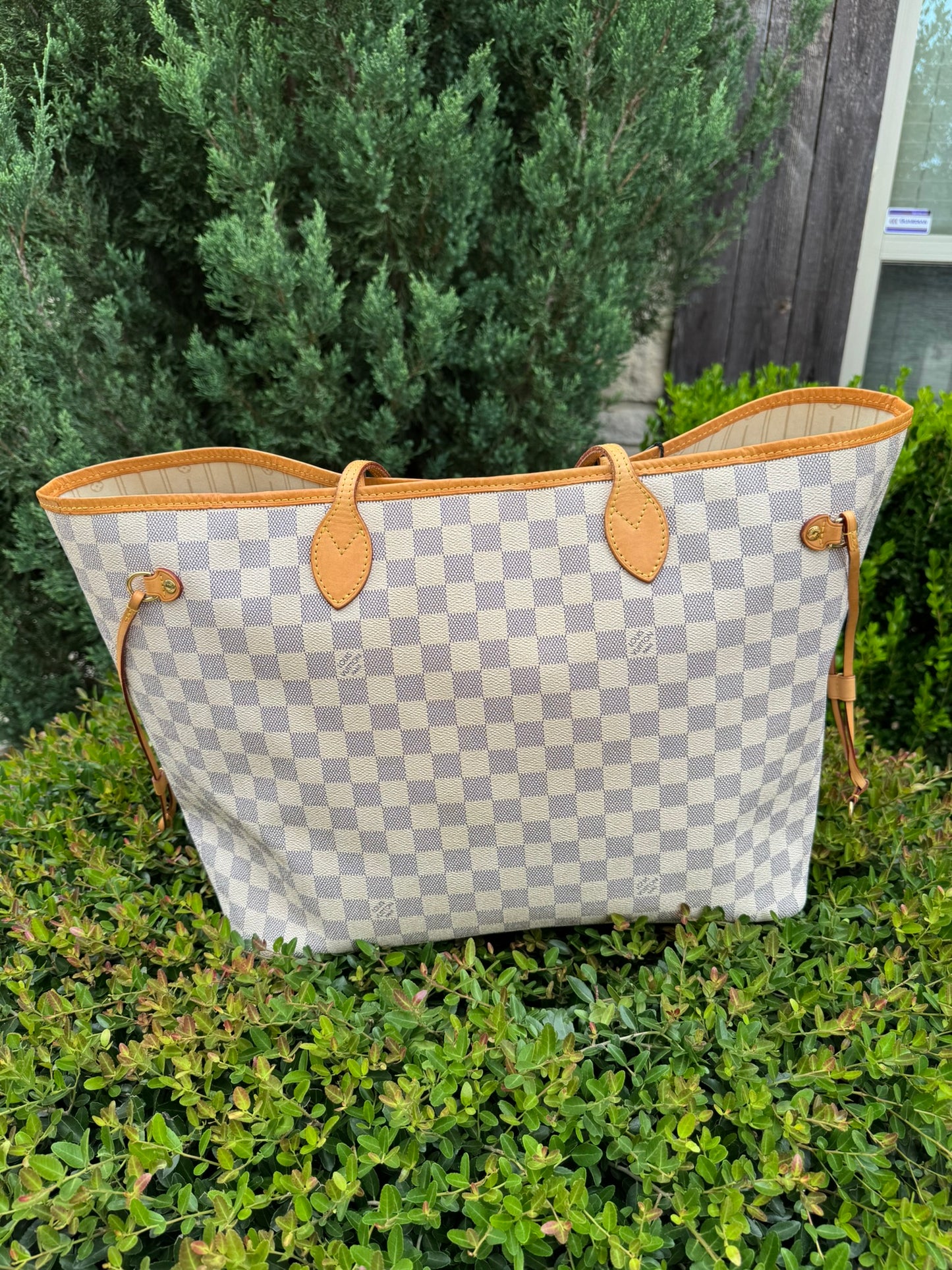 Louis Vuitton Neverfull GM in Damier Azur Canvas