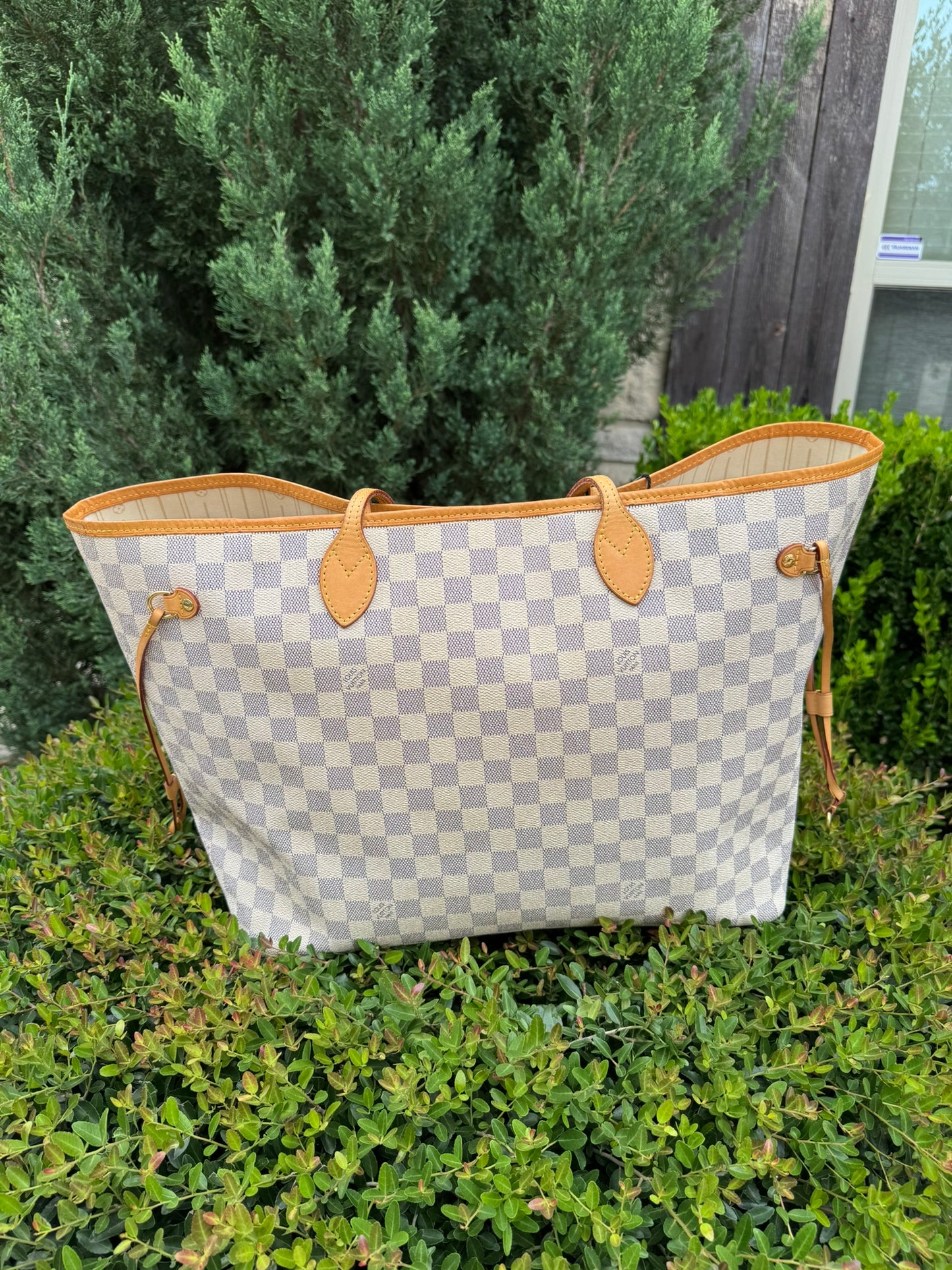 Louis Vuitton Neverfull GM in Damier Azur Canvas