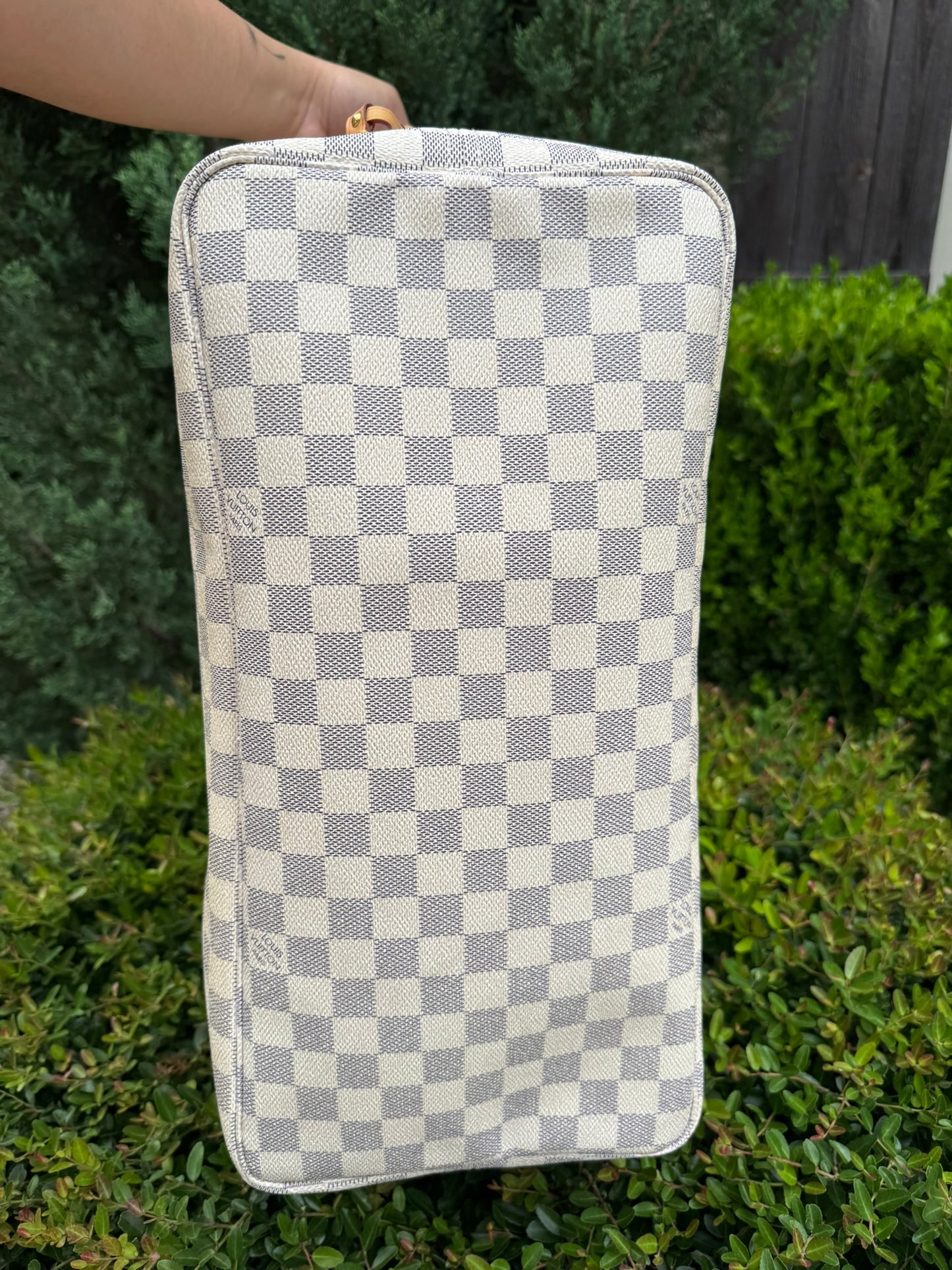 Louis Vuitton Neverfull GM in Damier Azur Canvas