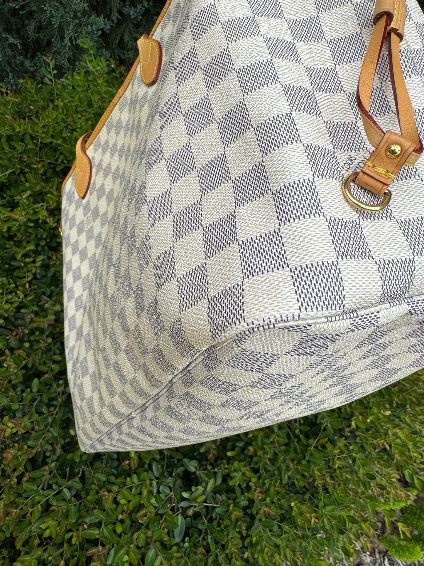 Louis Vuitton Neverfull GM in Damier Azur Canvas