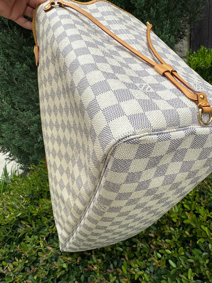 Louis Vuitton Neverfull GM in Damier Azur Canvas