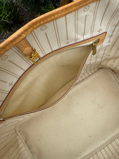 Louis Vuitton Neverfull GM in Damier Azur Canvas