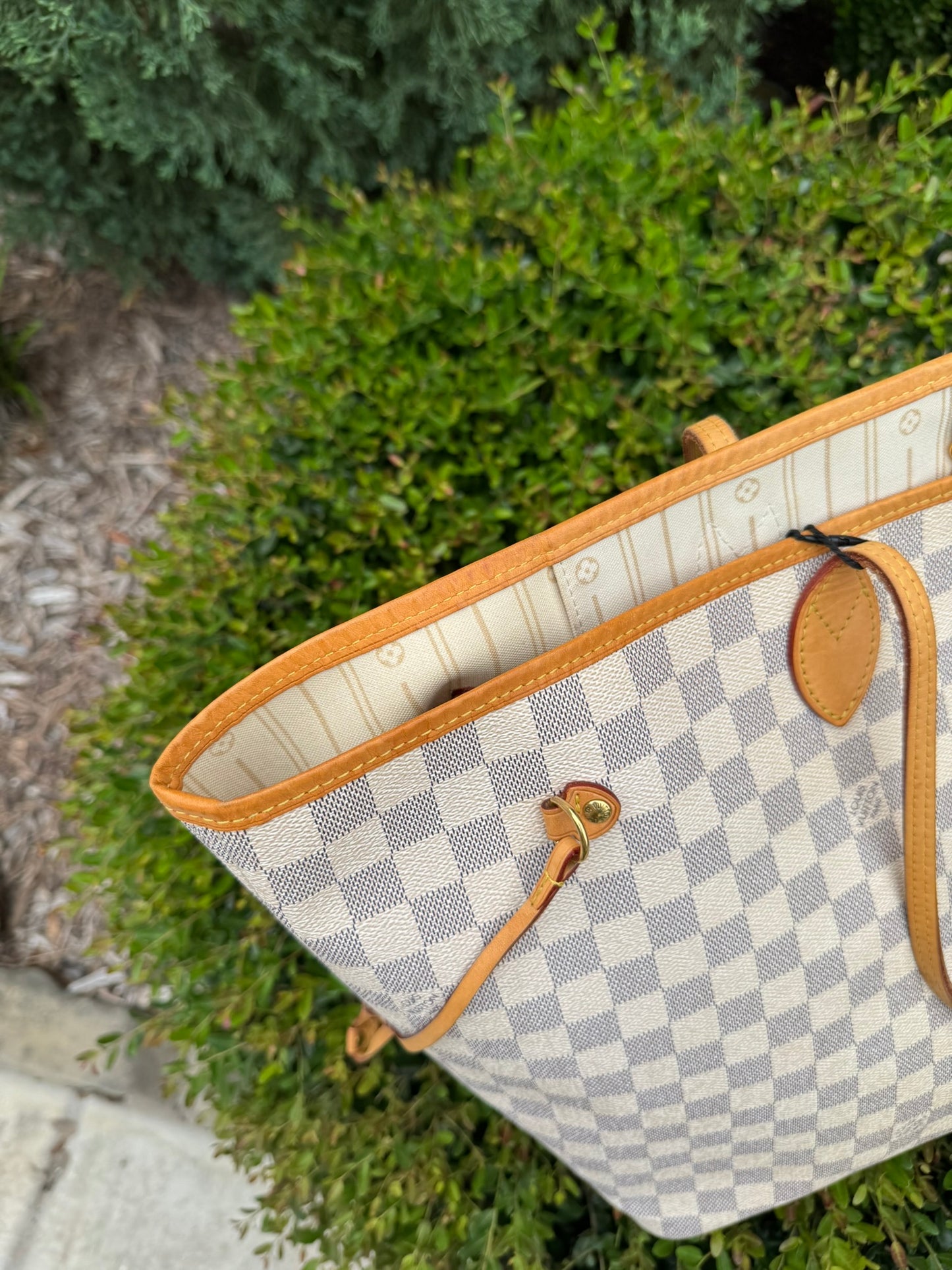 Louis Vuitton Neverfull GM in Damier Azur Canvas