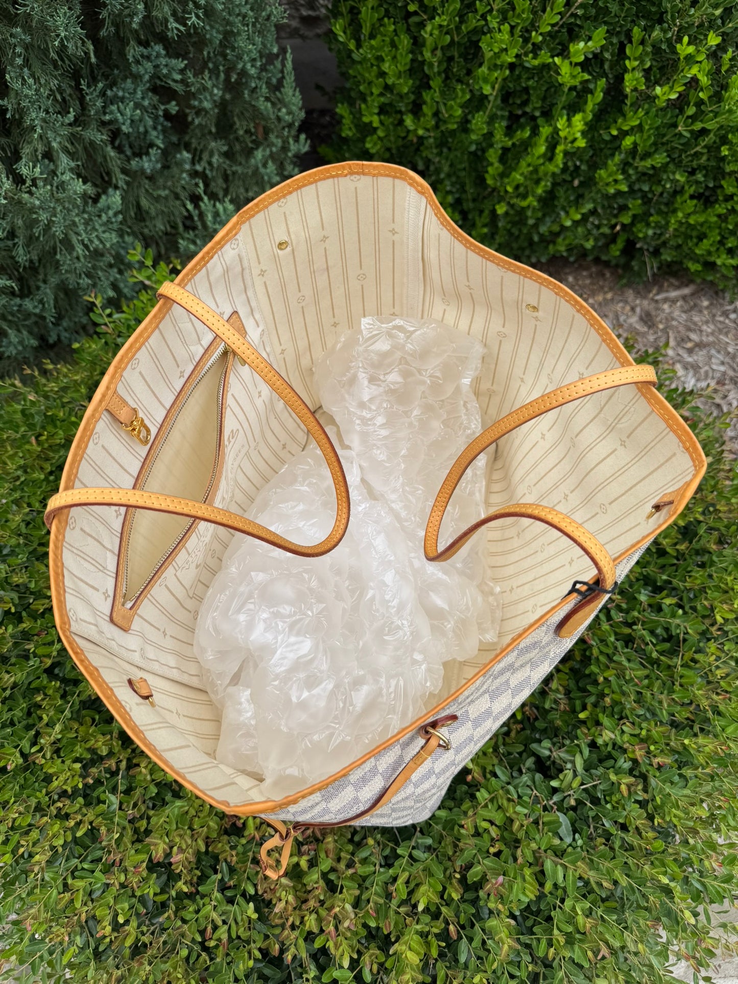 Louis Vuitton Neverfull GM in Damier Azur Canvas