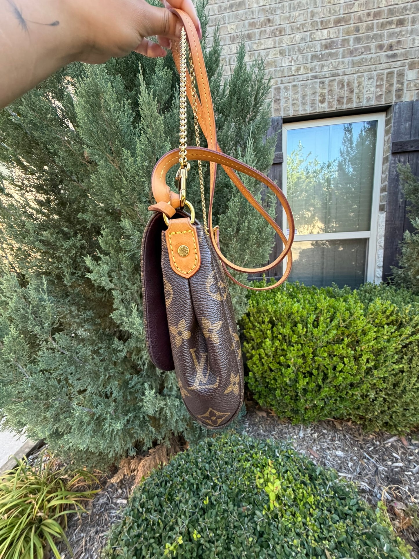 Louis Vuitton Favorite MM – Monogram Canvas