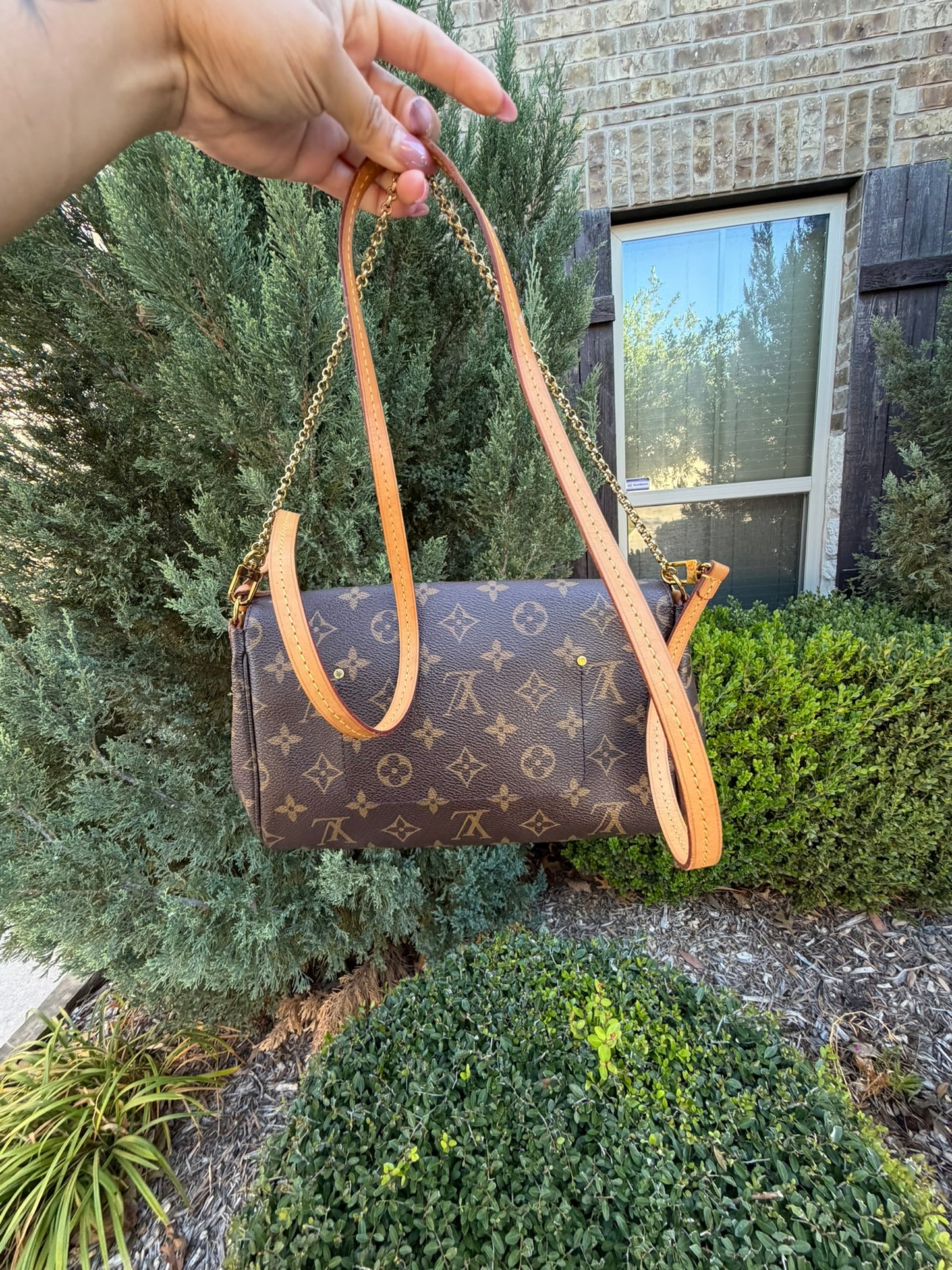 Louis Vuitton Favorite MM – Monogram Canvas
