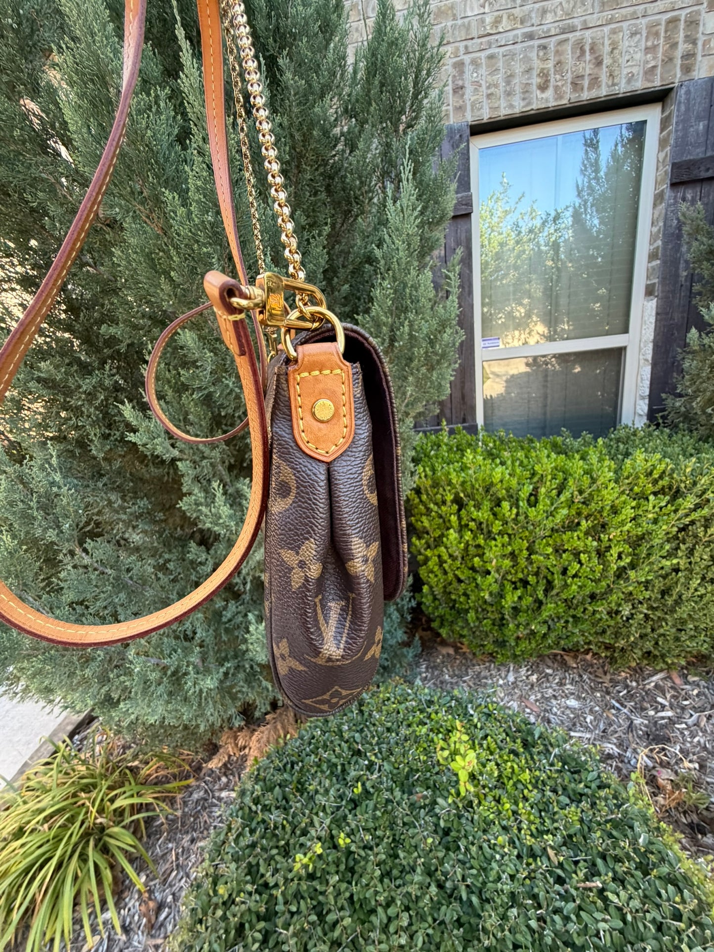 Louis Vuitton Favorite MM – Monogram Canvas