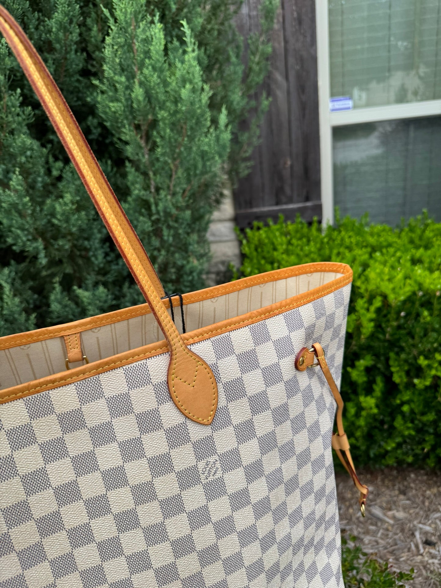 Louis Vuitton Neverfull GM in Damier Azur Canvas
