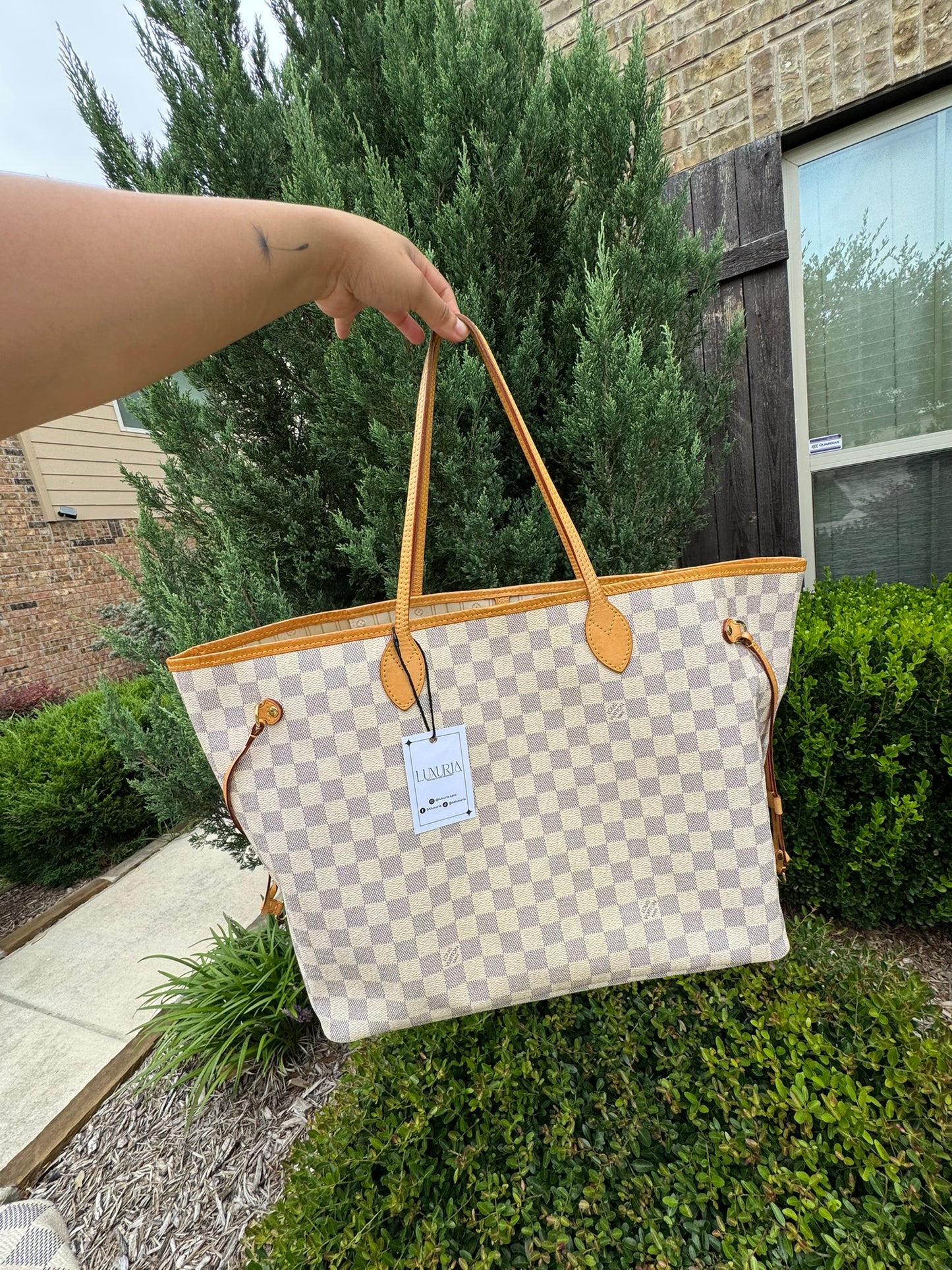 Louis Vuitton Neverfull GM in Damier Azur Canvas