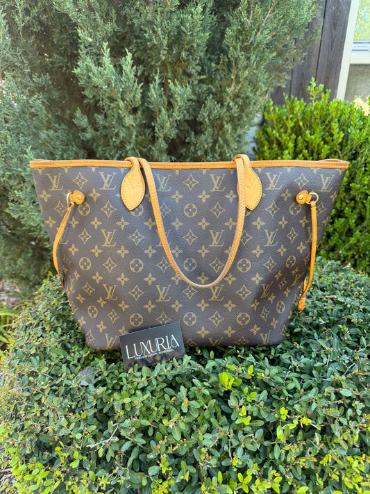 Louis Vuitton Neverfull MM in Monogram Canvas