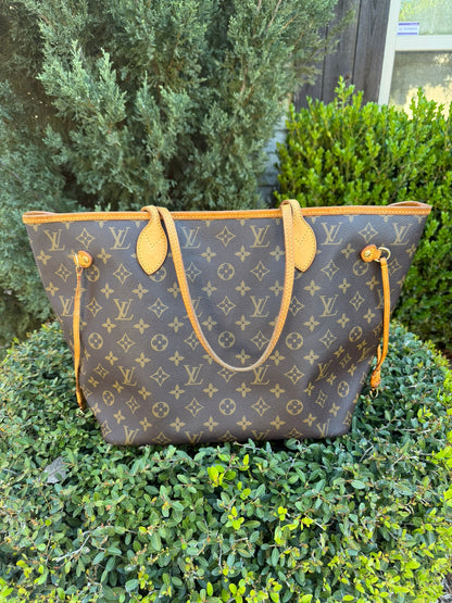 Louis Vuitton Neverfull MM in Monogram Canvas