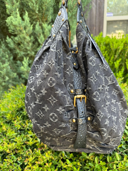 Louis Vuitton Mahina XL