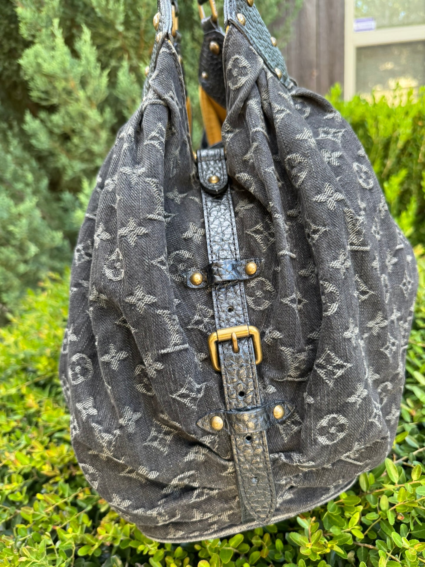 Louis Vuitton Mahina XL
