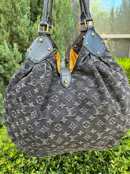 Louis Vuitton Mahina XL