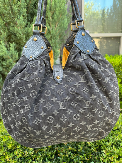 Louis Vuitton Mahina XL