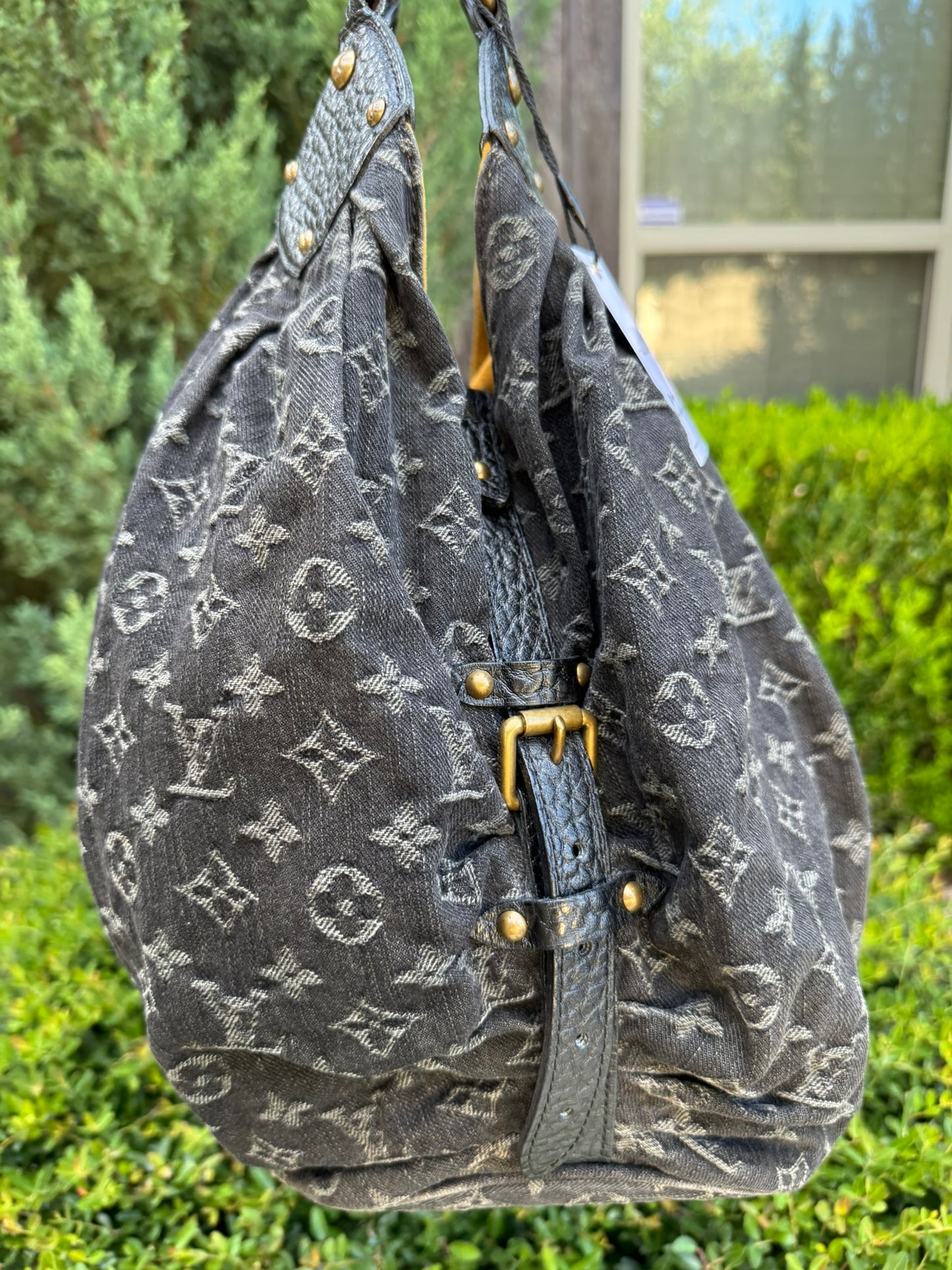Louis Vuitton Mahina XL