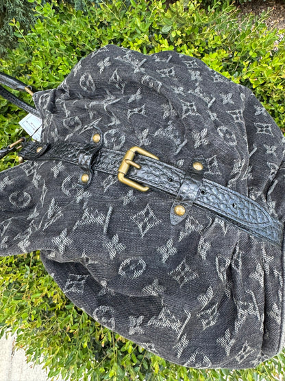 Louis Vuitton Mahina XL