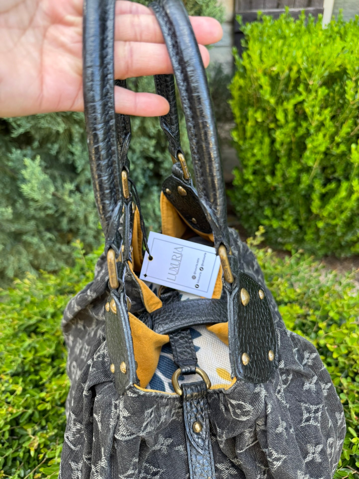 Louis Vuitton Mahina XL