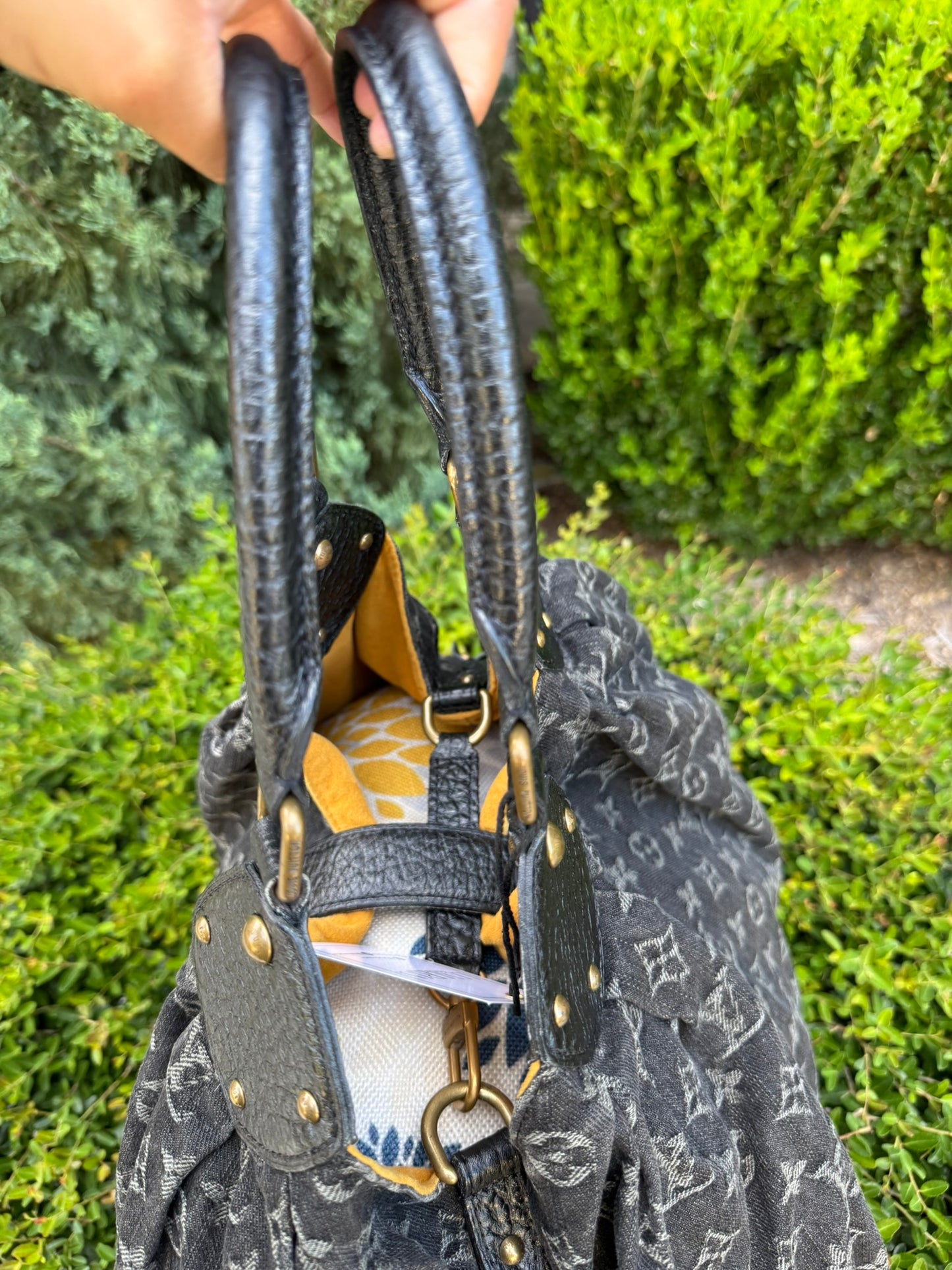 Louis Vuitton Mahina XL