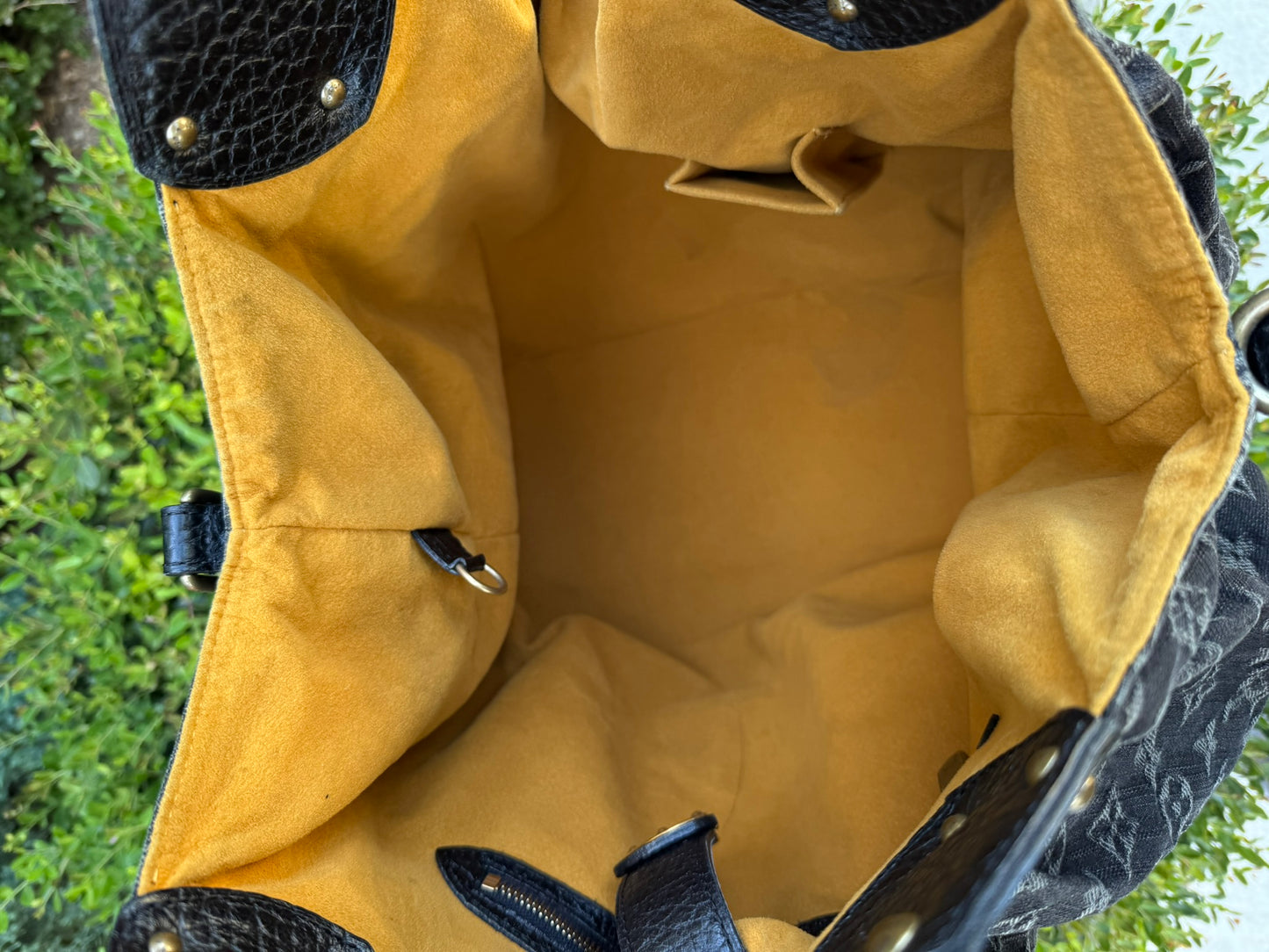 Louis Vuitton Mahina XL