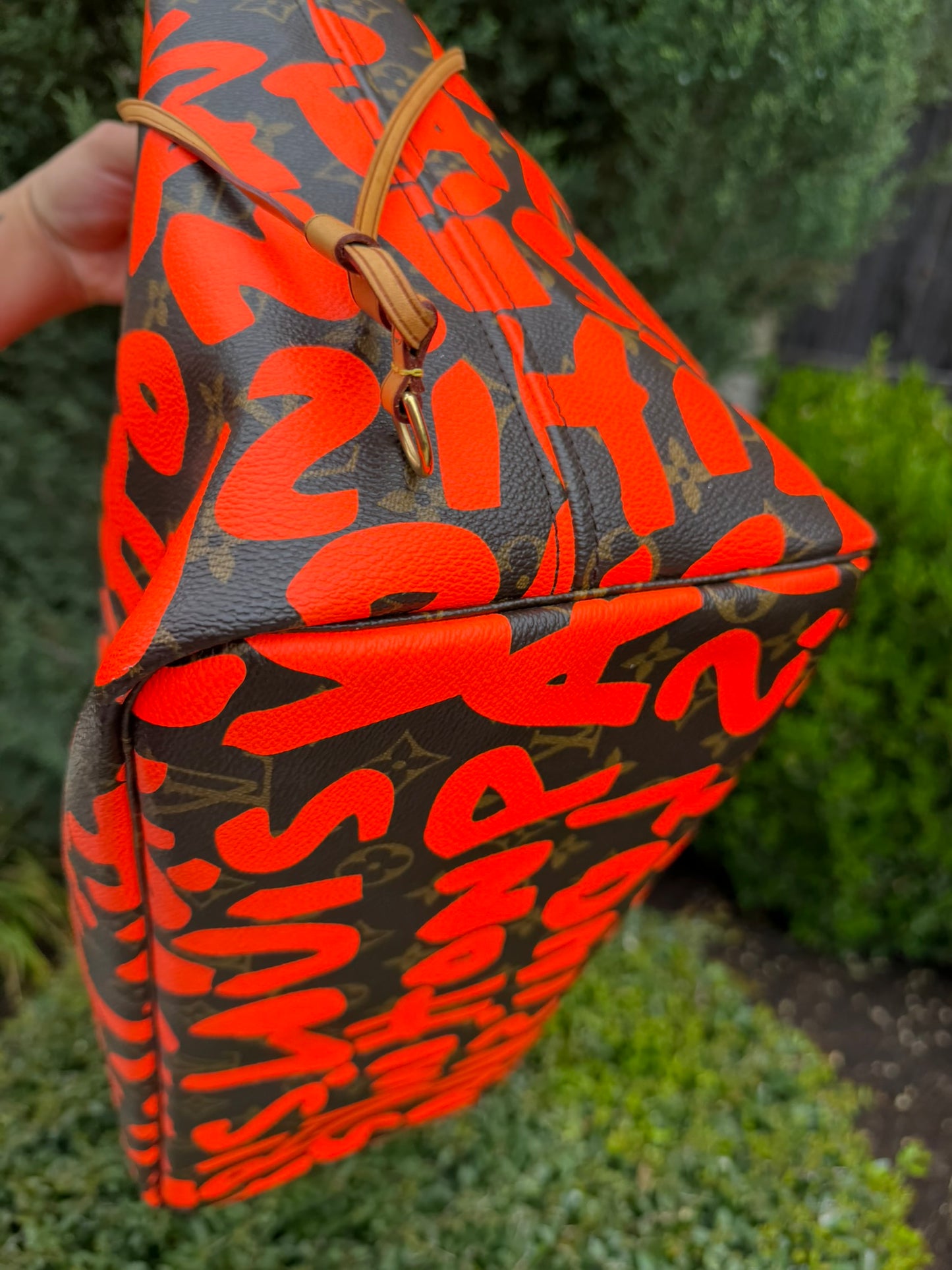 Louis Vuitton Neverfull GM – Monogram Graffiti Orange