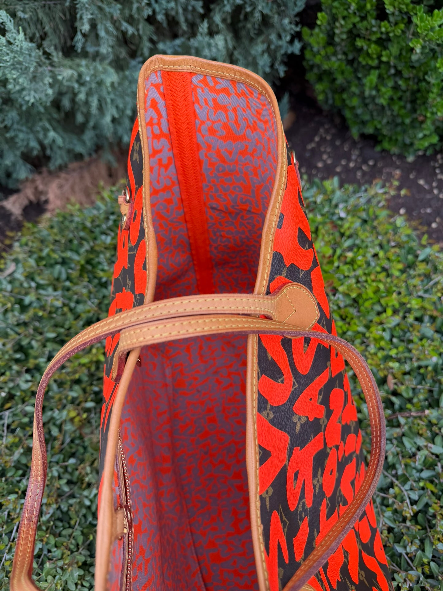 Louis Vuitton Neverfull GM – Monogram Graffiti Orange