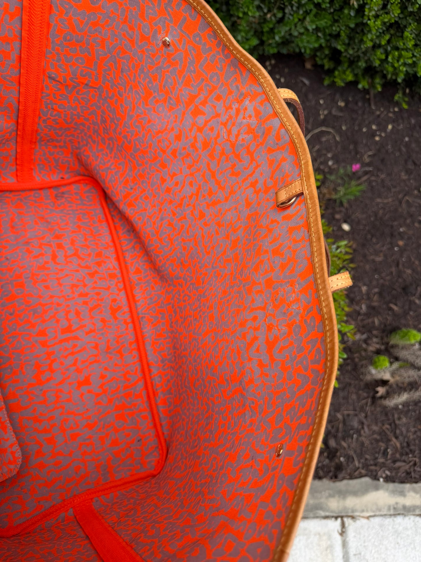 Louis Vuitton Neverfull GM – Monogram Graffiti Orange