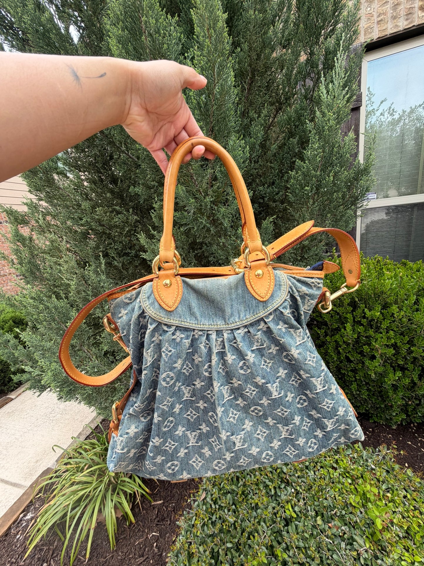 Louis Vuitton Neo Cabby GM – Blue Denim Monogram
