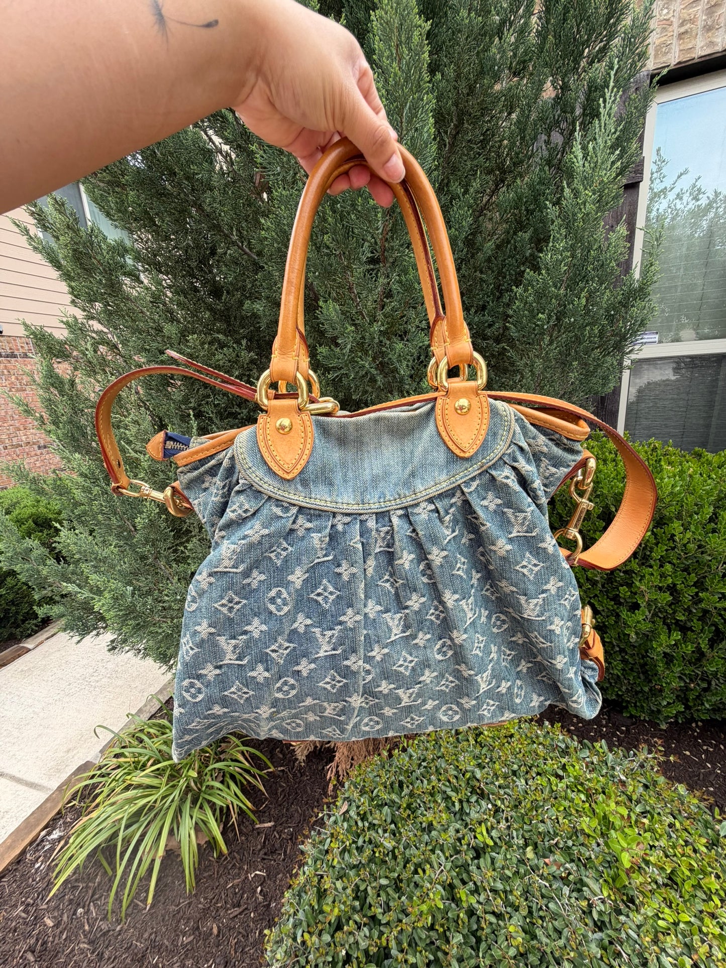 Louis Vuitton Neo Cabby GM – Blue Denim Monogram