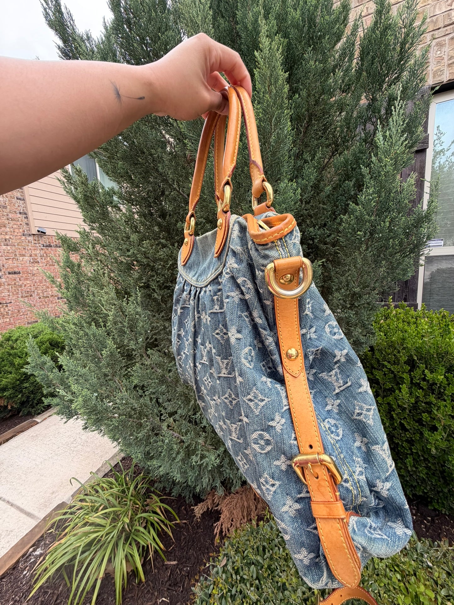 Louis Vuitton Neo Cabby GM – Blue Denim Monogram