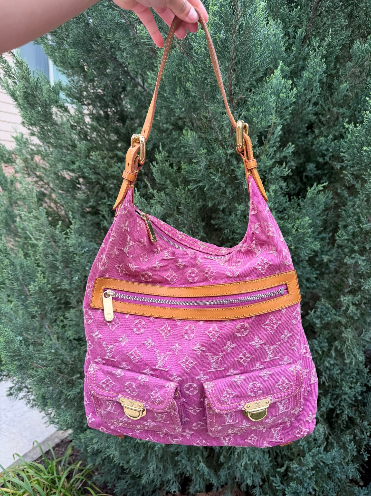 Louis Vuitton Neo Baggy GM – Pink Monogram Denim