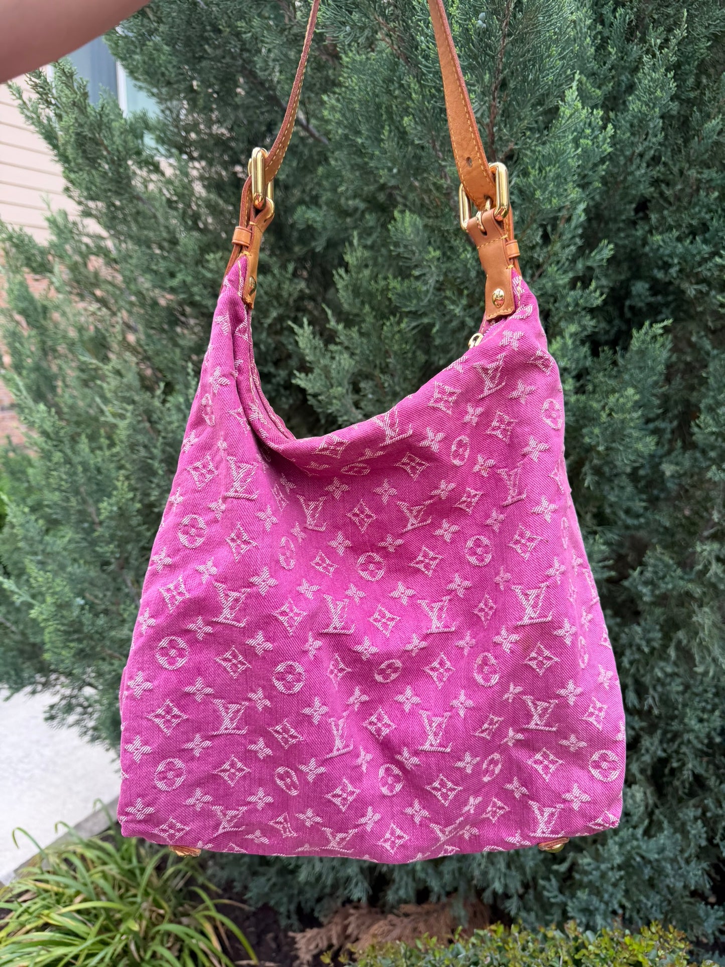 Louis Vuitton Neo Baggy GM – Pink Monogram Denim