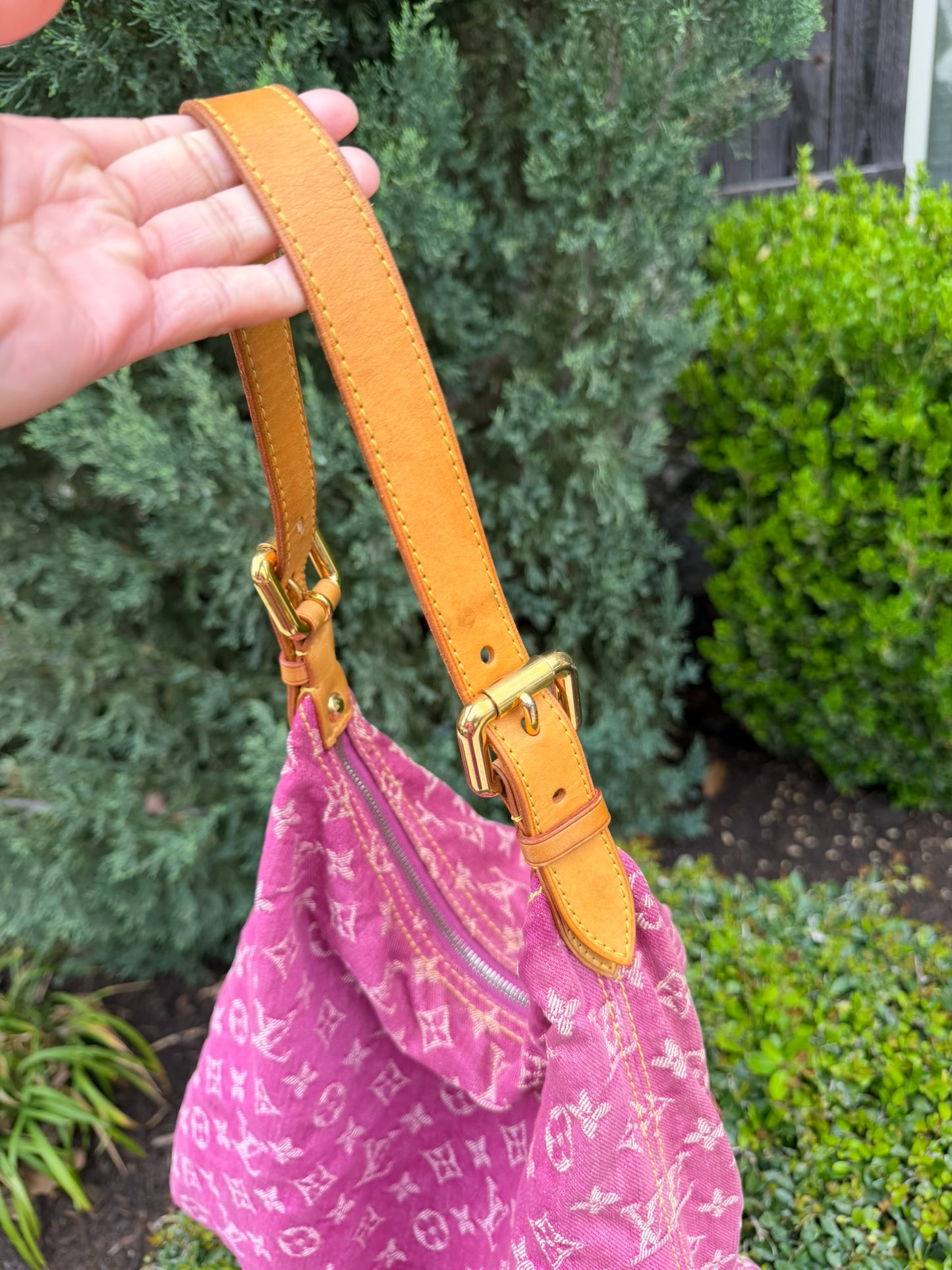 Louis Vuitton Neo Baggy GM – Pink Monogram Denim