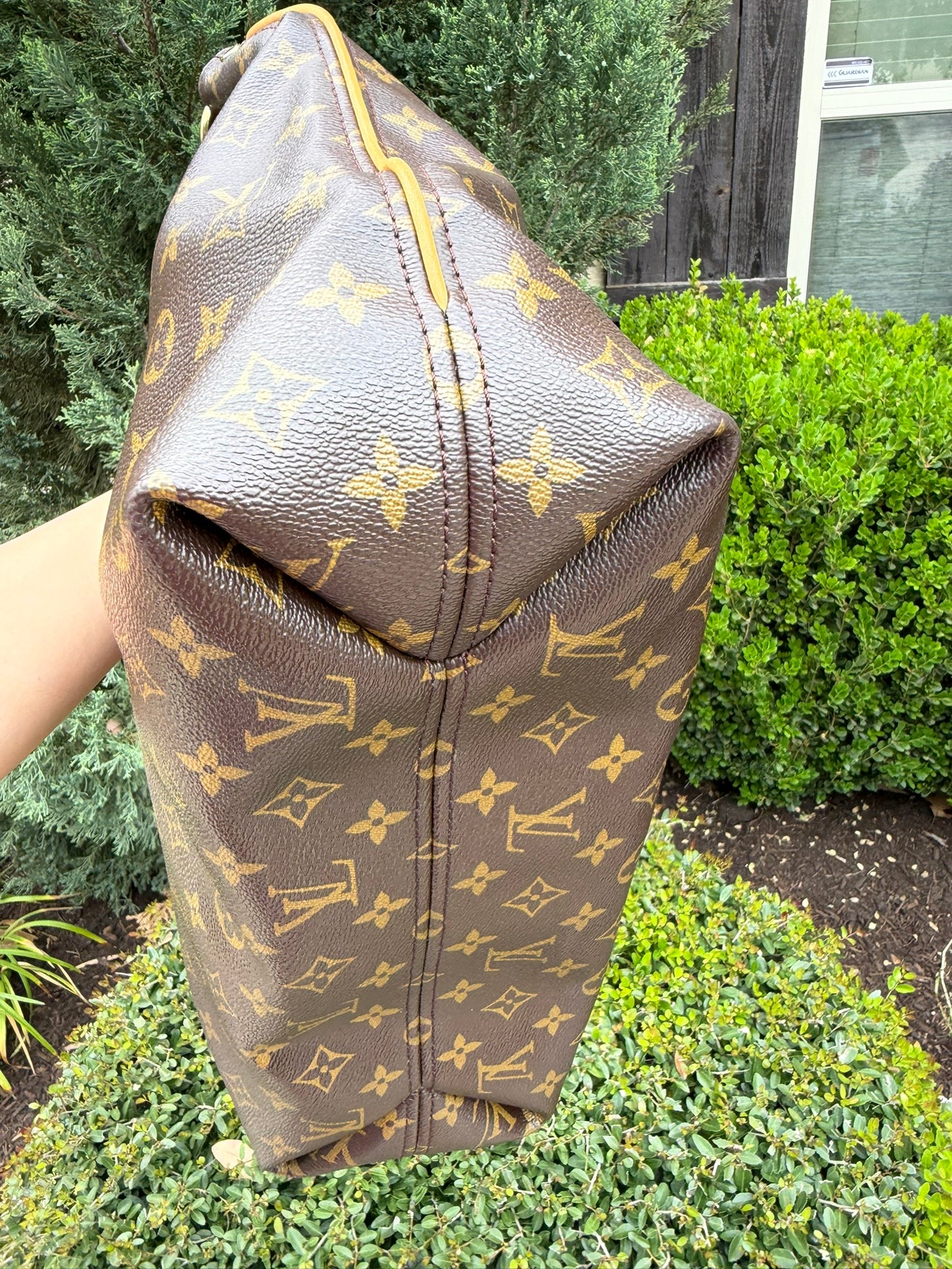 Louis Vuitton Sully – Monogram Canvas