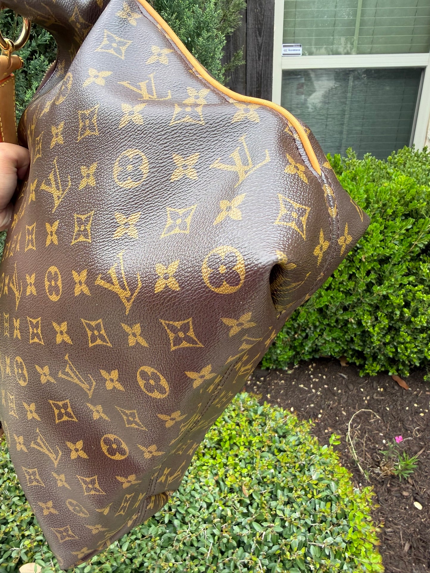Louis Vuitton Sully – Monogram Canvas