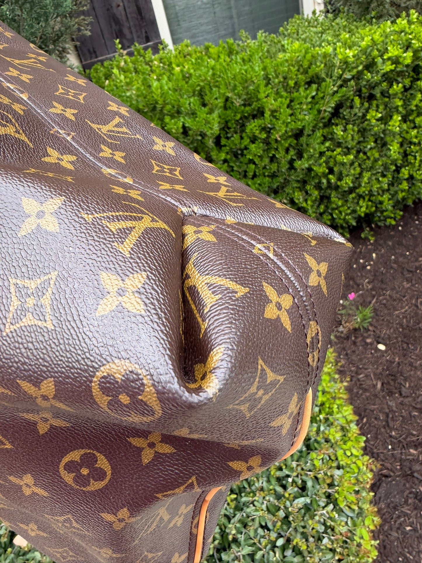 Louis Vuitton Sully – Monogram Canvas
