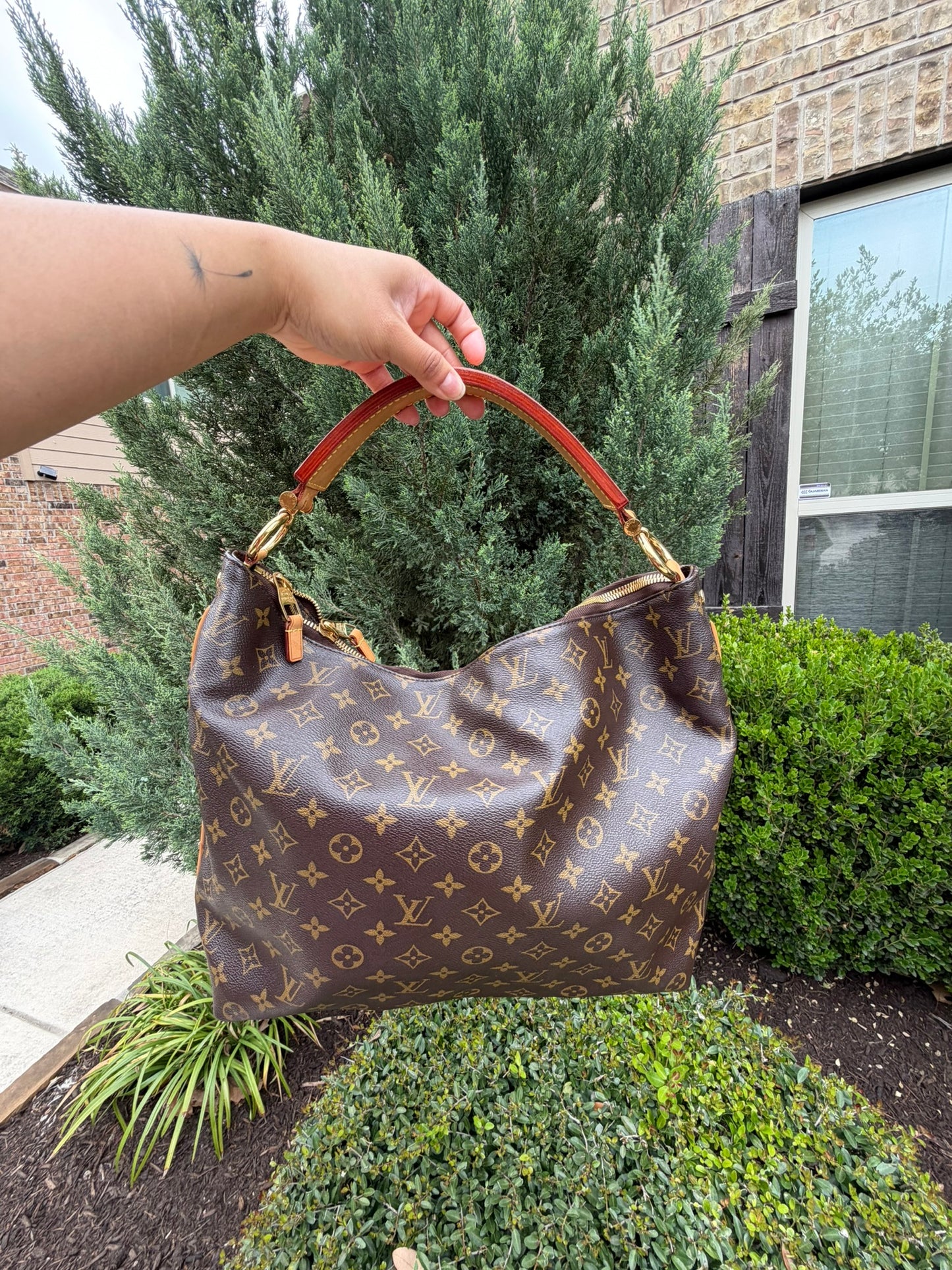 Louis Vuitton Sully – Monogram Canvas