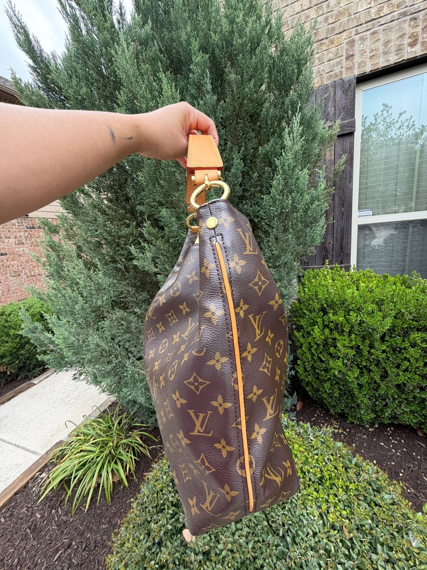 Louis Vuitton Sully – Monogram Canvas